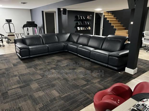 Macy's Furniture Daisley Leather Sofa With 2 Power Recliners · Photo 3