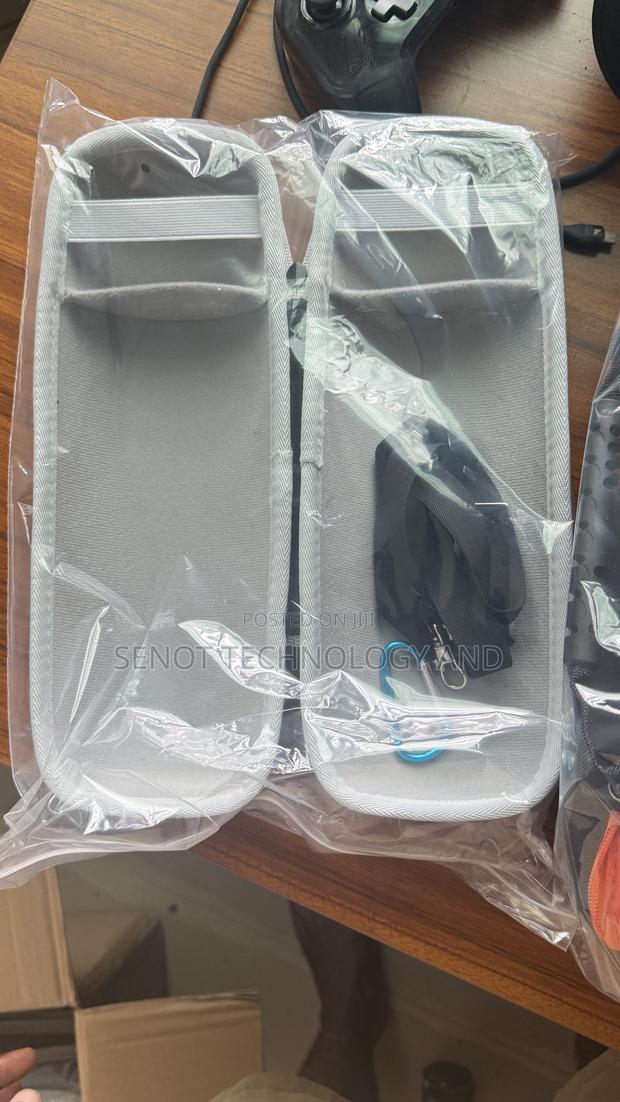 JBL Charge 4/5 Waterproof Bag · Photo 2