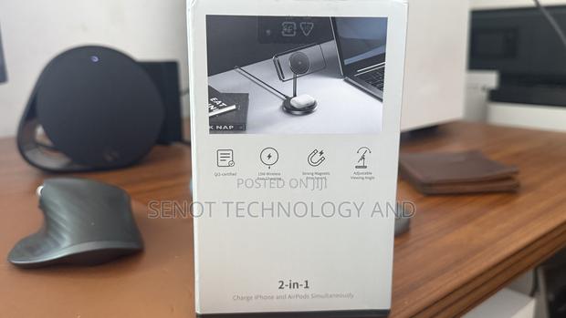 Ugreen Qi2 Magnetic Wireless Charger Stand · Photo 4