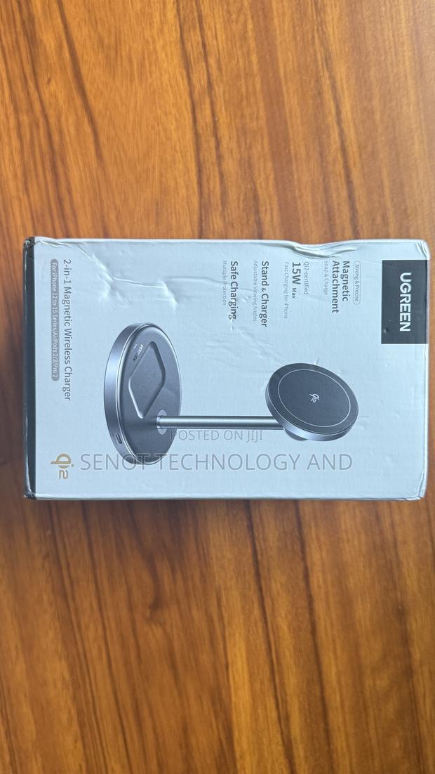 Ugreen Qi2 Magnetic Wireless Charger Stand · Photo 3