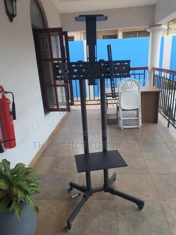 Tv Stand (Metal) · Photo 1