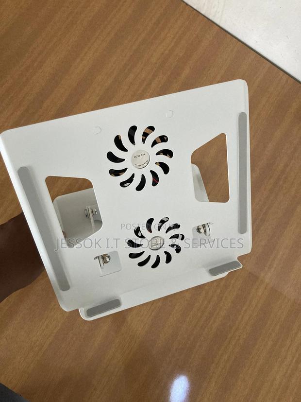 360 Rotation Laptop Stand and Cooler · Photo 5