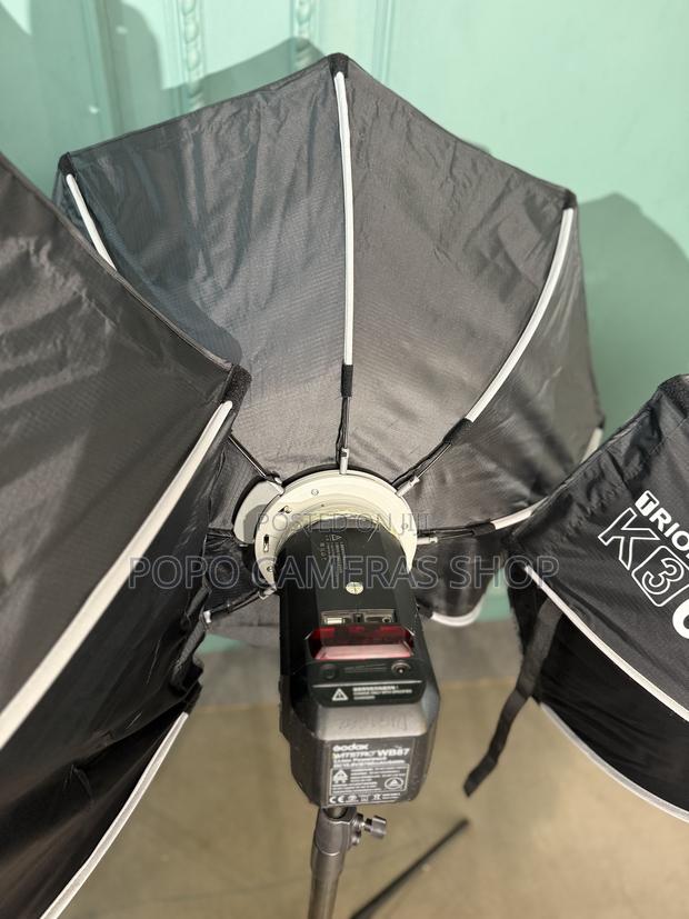 65cm Triopo Rapid Folding Softbox + Grid + Brackets · Photo 6