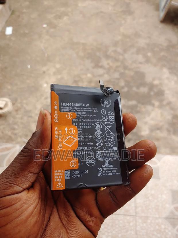 Huawei P20 Pro Battery · Photo 2