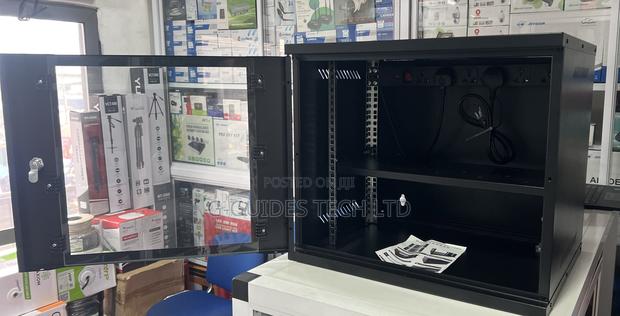 9u Cabinet 520x400x450mm With Extension Board, Fan and Tray · Photo 2