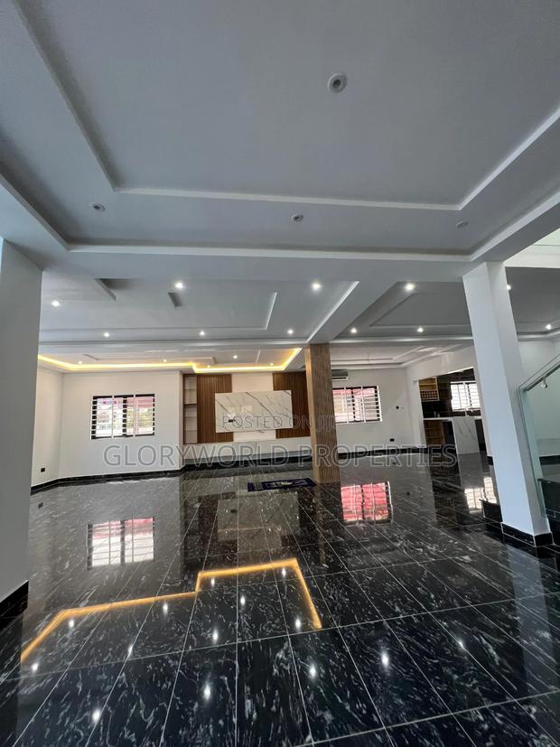 5bdrm Mansion in East Legon for sale · Photo 4