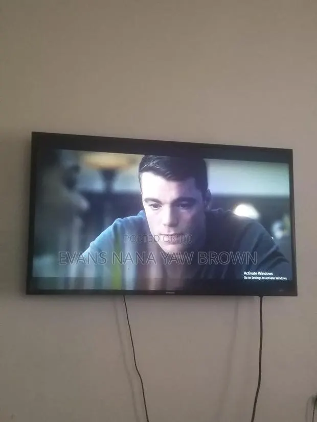 Samsung 43 Inches TV · Photo 1