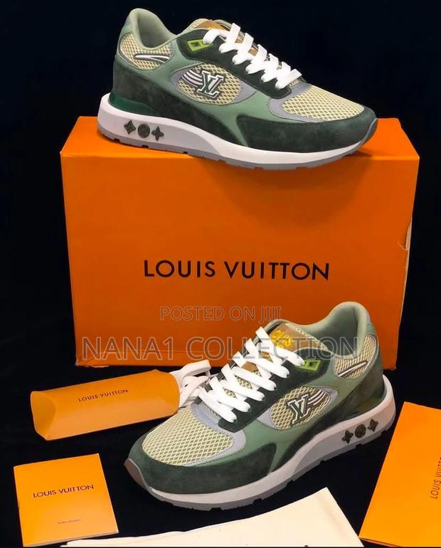 Louis Vuitton Run Away Sneaker · Photo 2