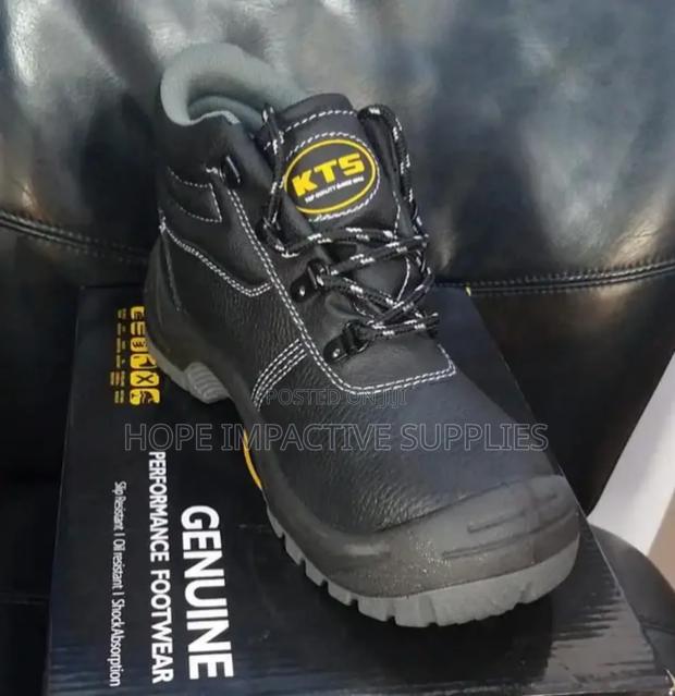 KTS Safety Boots. · Photo 4