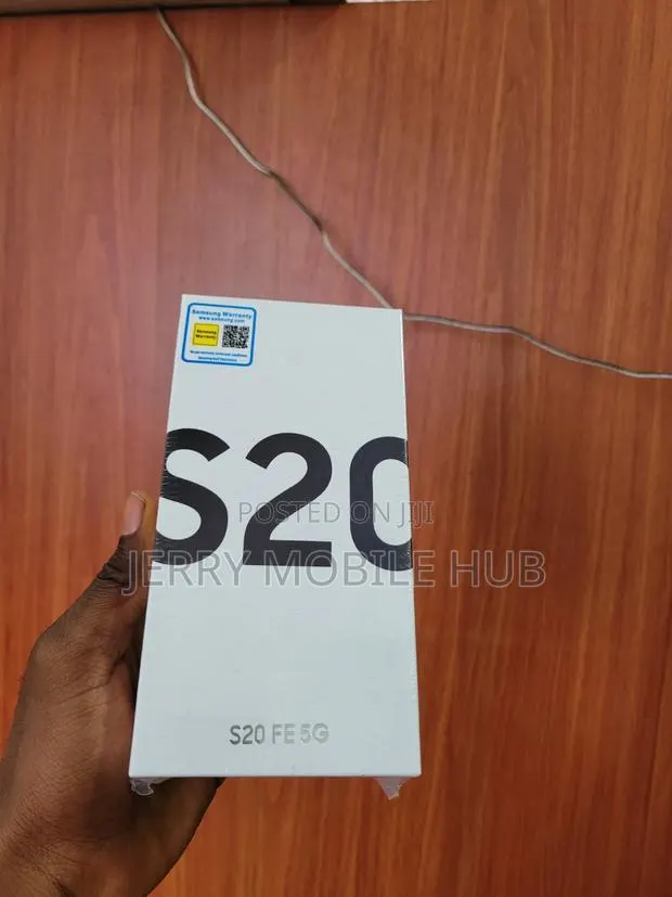 New Samsung Galaxy S20 FE 128 GB Blue · Photo 1
