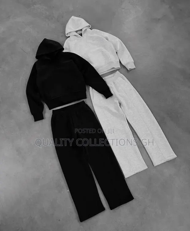 Plain Hoodies and Down · Photo 1