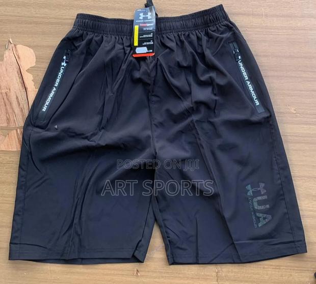 Under Amour Shorts · Photo 3