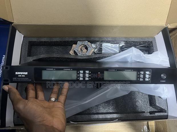 Professional 4 In 1 Microphone · Photo 2