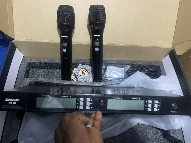 Professional 4 In 1 Microphone · Photo 1