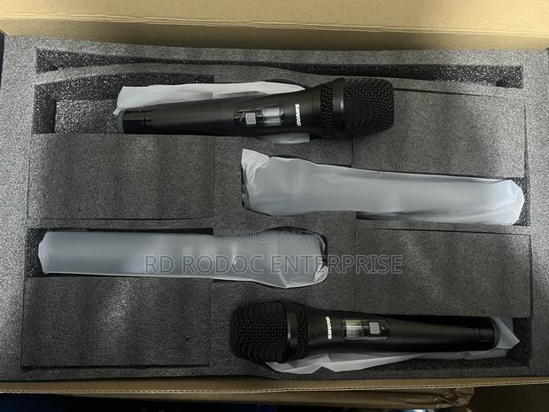Professional 4 In 1 Microphone · Photo 3