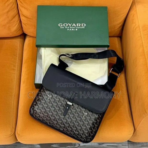 Goyard Side/Crossbody Messenger Bag · Photo 1