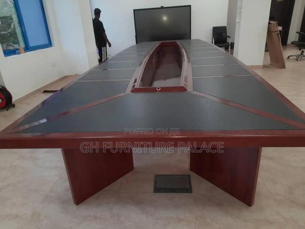 20 Seater Conference Table for Your Meeting · Photo 1