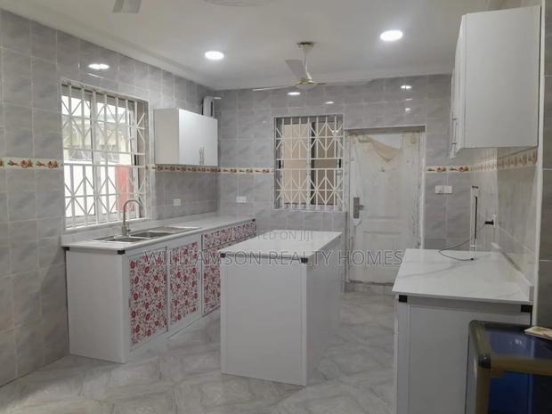 4bdrm House in Community 18 Area, Spintex for rent · Photo 7