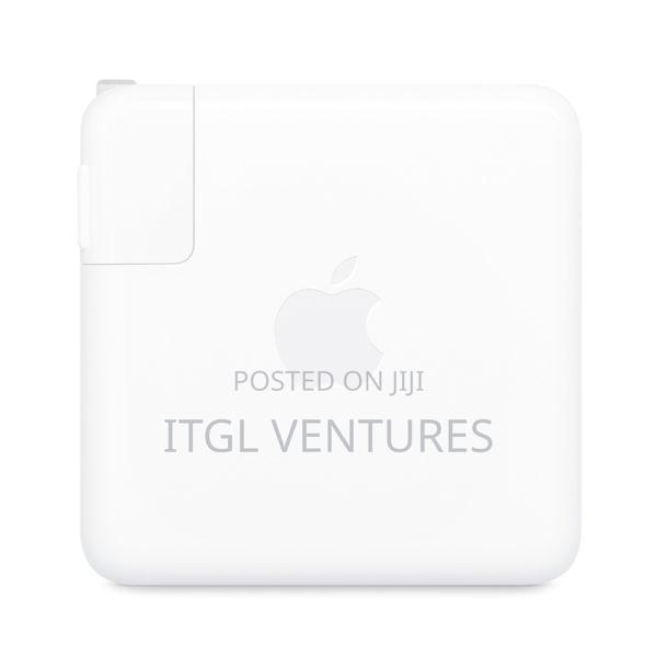 Apple 61w Usb-c Power Adapter · Photo 1