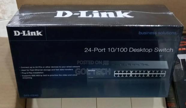 24port D-Link Desktop Switch Rack Mount Des-1024d 10/100 · Photo 1