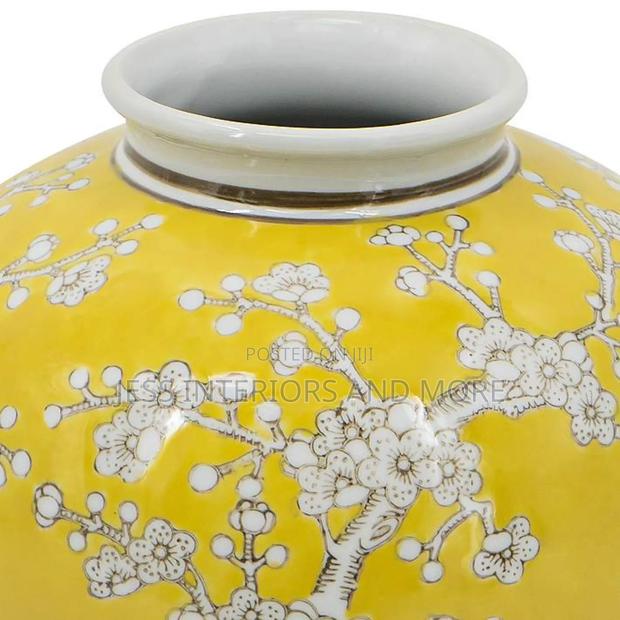 Vase (Yellow and White Curved Plum Blossom
) · Photo 2