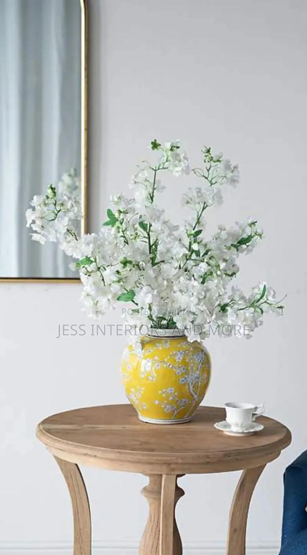 Vase (Yellow and White Curved Plum Blossom
) · Photo 3