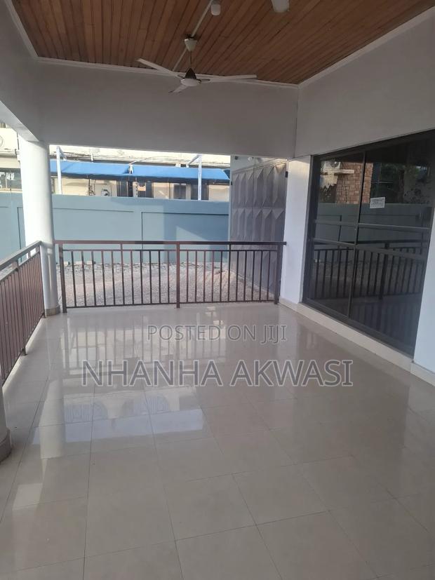 5bdrm House in Ccommunity 12, Tema Metropolitan for rent · Photo 6