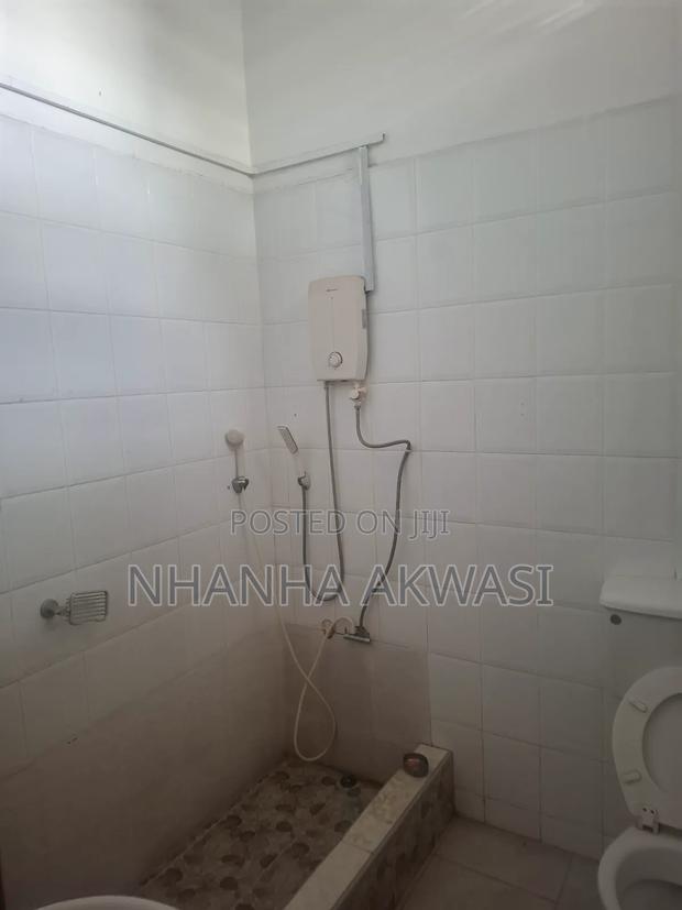 5bdrm House in Ccommunity 12, Tema Metropolitan for rent · Photo 7