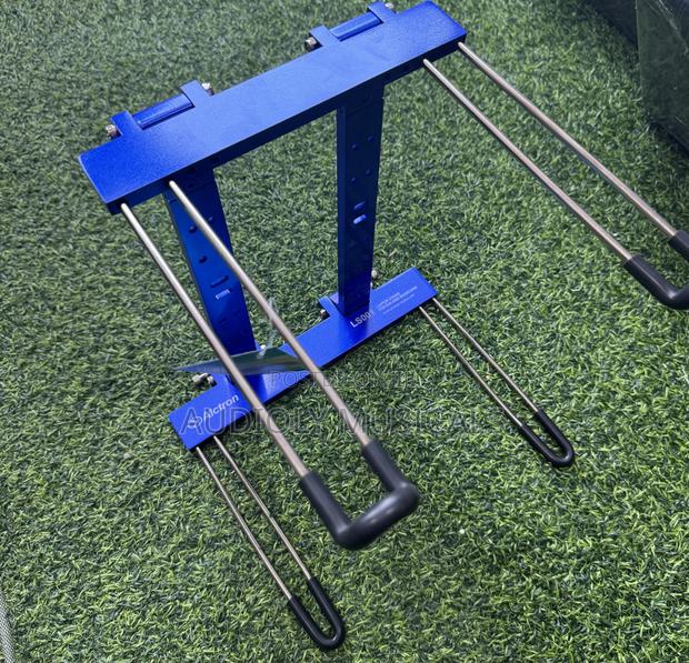 Alctron Professional Laptop Stand for Dj’S · Photo 1