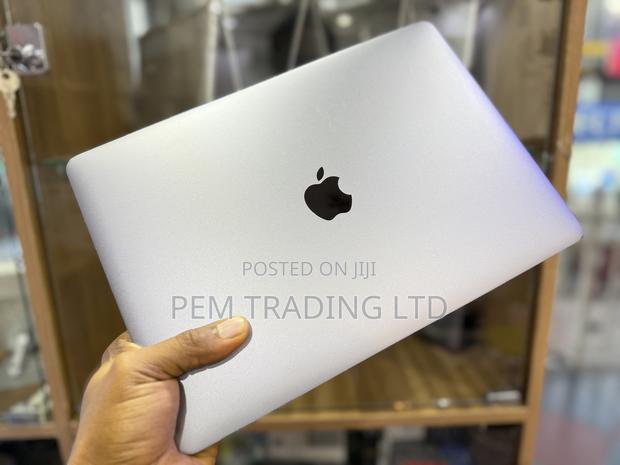 Laptop Apple MacBook 2018 16GB Intel Core I7 SSD 256GB · Photo 5
