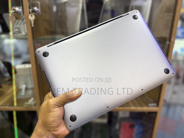 Laptop Apple MacBook 2018 16GB Intel Core I7 SSD 256GB · Photo 6