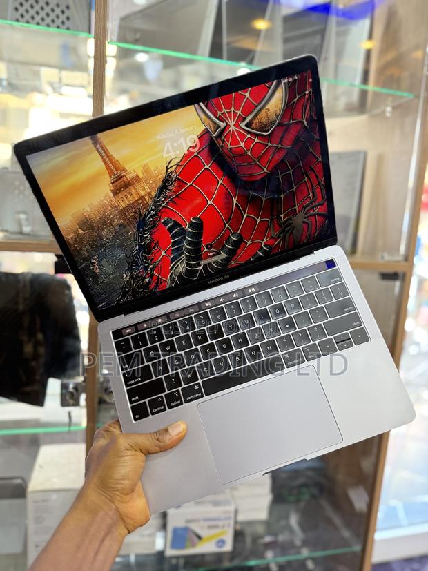 Laptop Apple MacBook 2018 16GB Intel Core I7 SSD 256GB · Photo 1