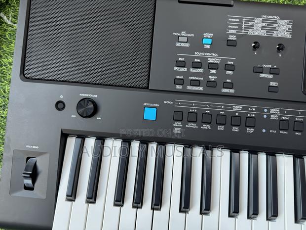 E Series Yamaha PSR (E)473 Keyboard · Photo 2