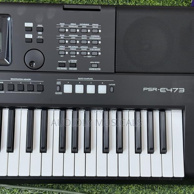 E Series Yamaha PSR (E)473 Keyboard · Photo 8
