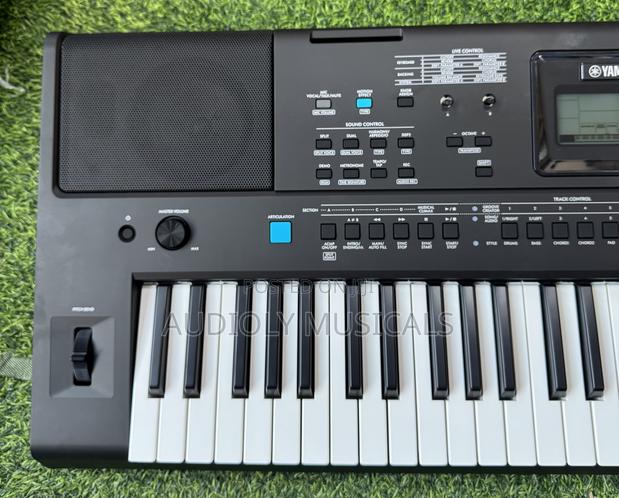 E Series Yamaha PSR (E)473 Keyboard · Photo 7