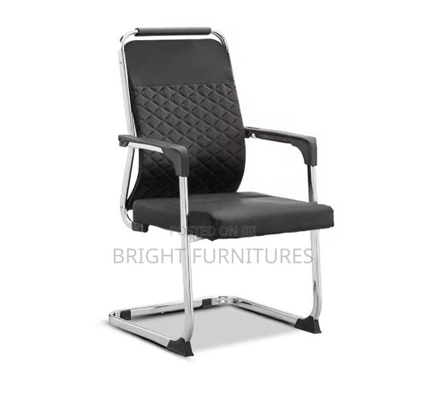 Classic High Quality Office Chair · Photo 1