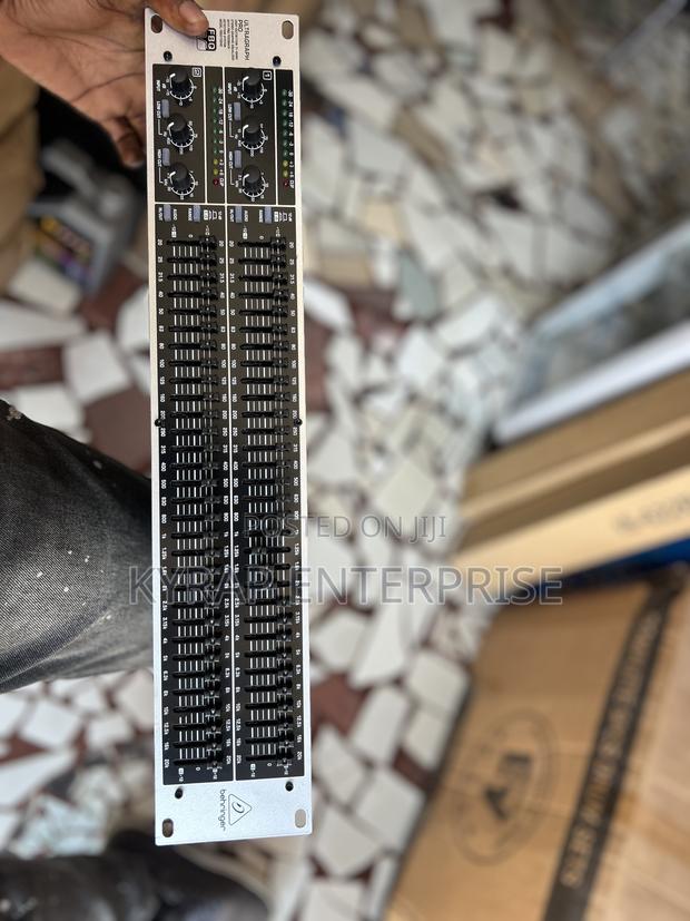 Behringer Ultra Graph Pro Double Equalizer · Photo 3