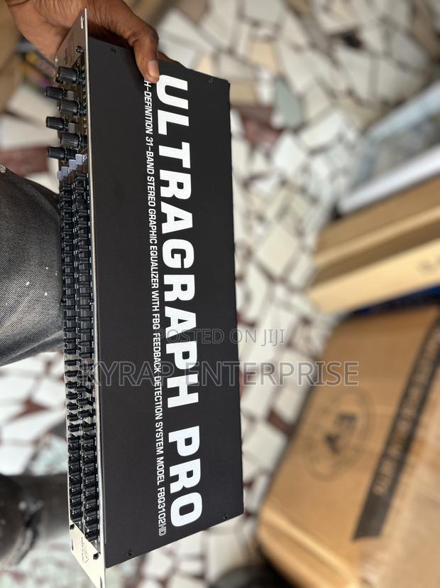Behringer Ultra Graph Pro Double Equalizer · Photo 4