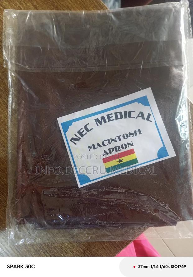 Mackinston Apron · Photo 1