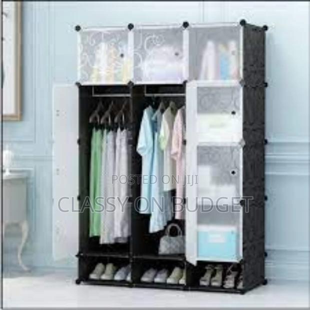 12 Cubes Plastic Wardrobe · Photo 2
