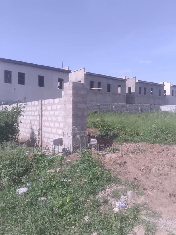 Land for Sale · Photo 4