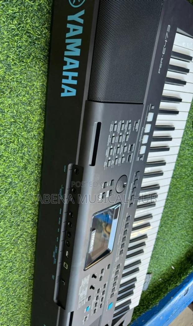 Yamaha PSR (E)473 Keyboard