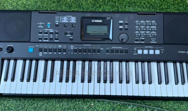 Yamaha PSR (E)473 Keyboard · Photo 2