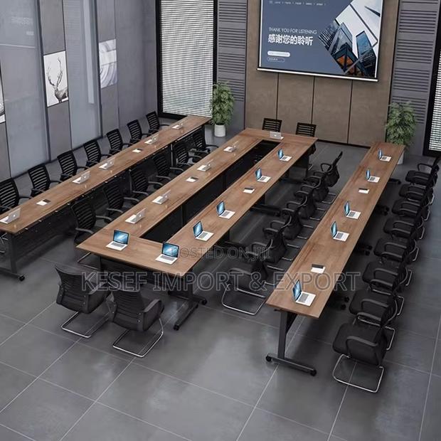 Movable Multipurpose Classroom Table · Photo 3