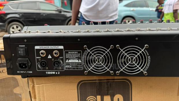 Yamaha Pam Power Mixer 12 Channel · Photo 3