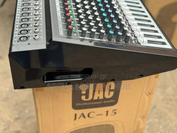 Yamaha Pam Power Mixer 12 Channel · Photo 2