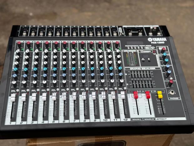 Yamaha Pam Power Mixer 12 Channel · Photo 4