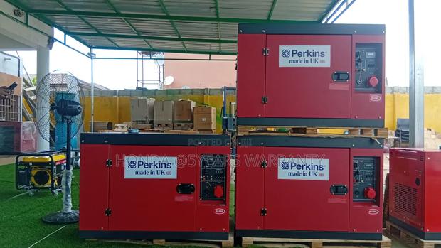 Opening Door for New Energy Perkins 18kva Generator 3phase · Photo 1