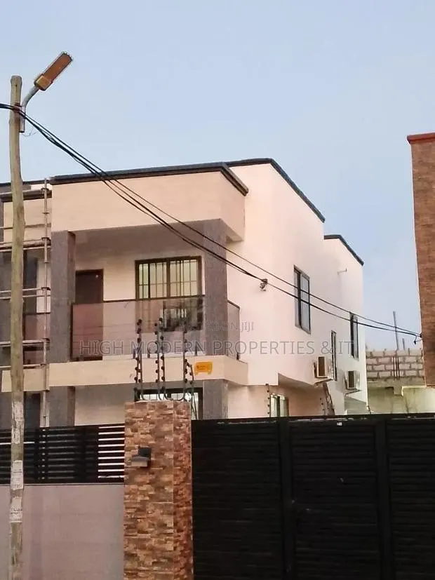 4bdrm House in Klagon, Baatsona Total for rent · Photo 1