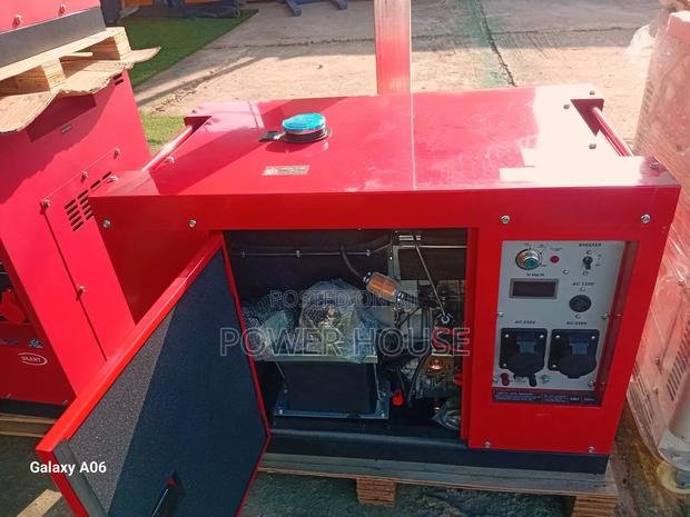 Panel Volt Power Halo Honda Diesel 15kva 16500watts Diesel · Photo 1